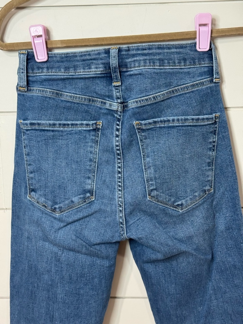 GAP Distressed Mid Rise Universal Jeggings Medium Wash Size 8R/29 - Picture 9 of 12